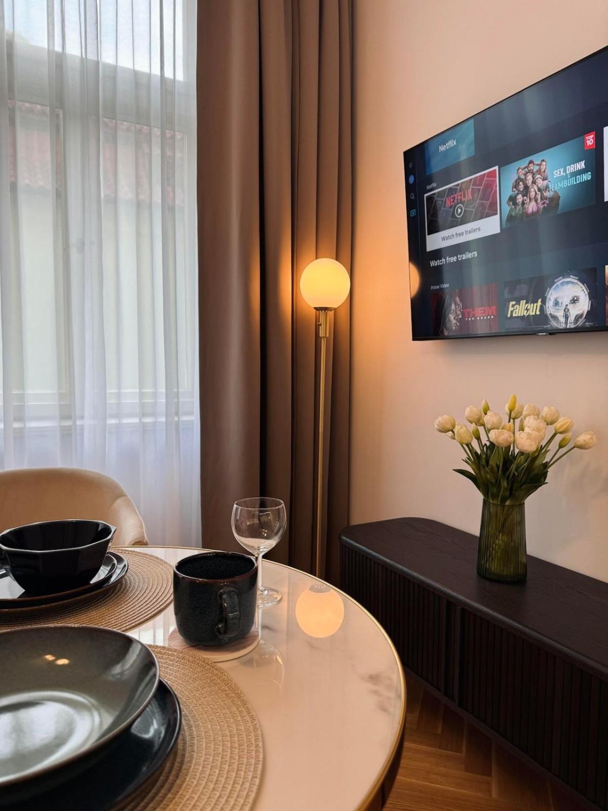 Luxemi Apartments I City Center Premium Studio Praga Quarto foto