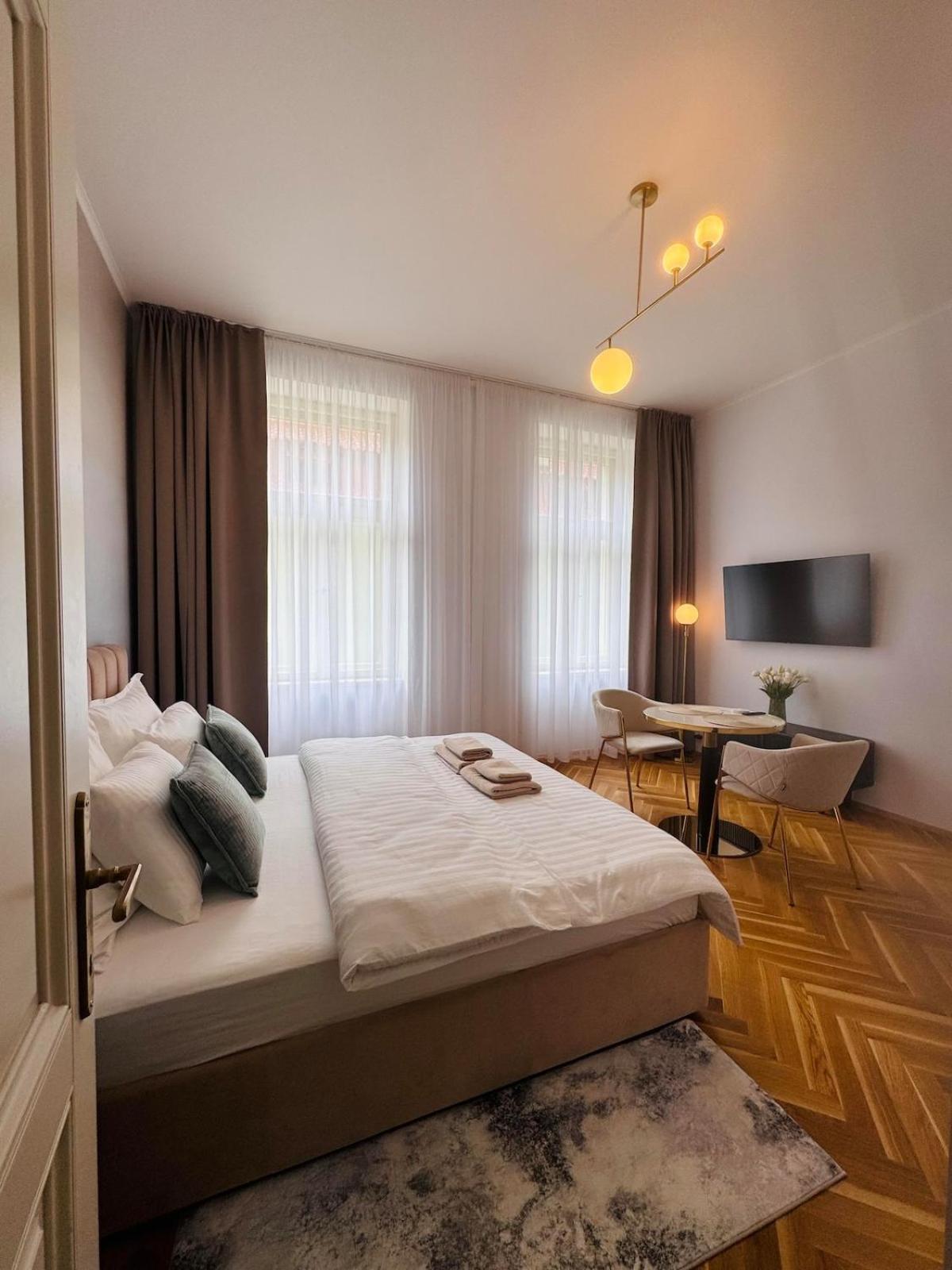 Luxemi Apartments I City Center Premium Studio Praga Quarto foto